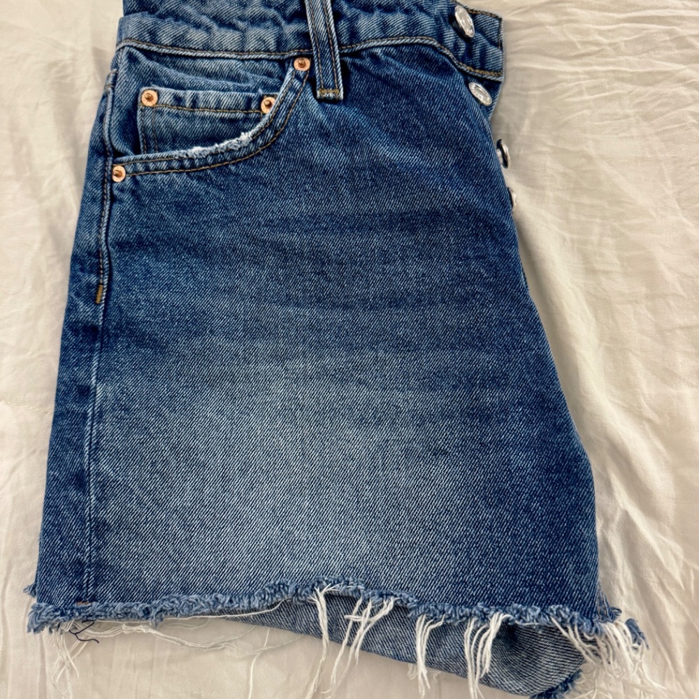 GRLFRIEND-  Denim Cut off Shorts - Size 23 - Picture 8 of 11